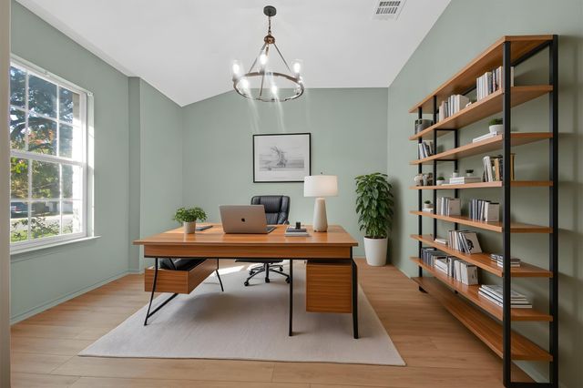 640 Bella Vista CIR, Kyle, TX 78640