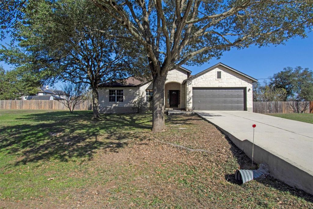 640 Bella Vista CIR, Kyle, TX 78640