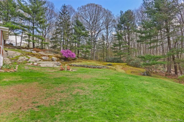 34 Glen Drive, South Salem, NY 10590