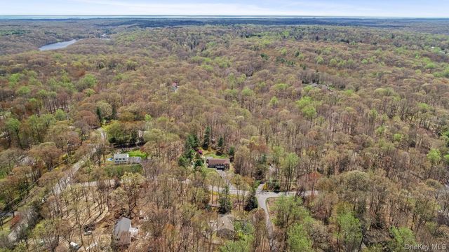 34 Glen Drive, South Salem, NY 10590