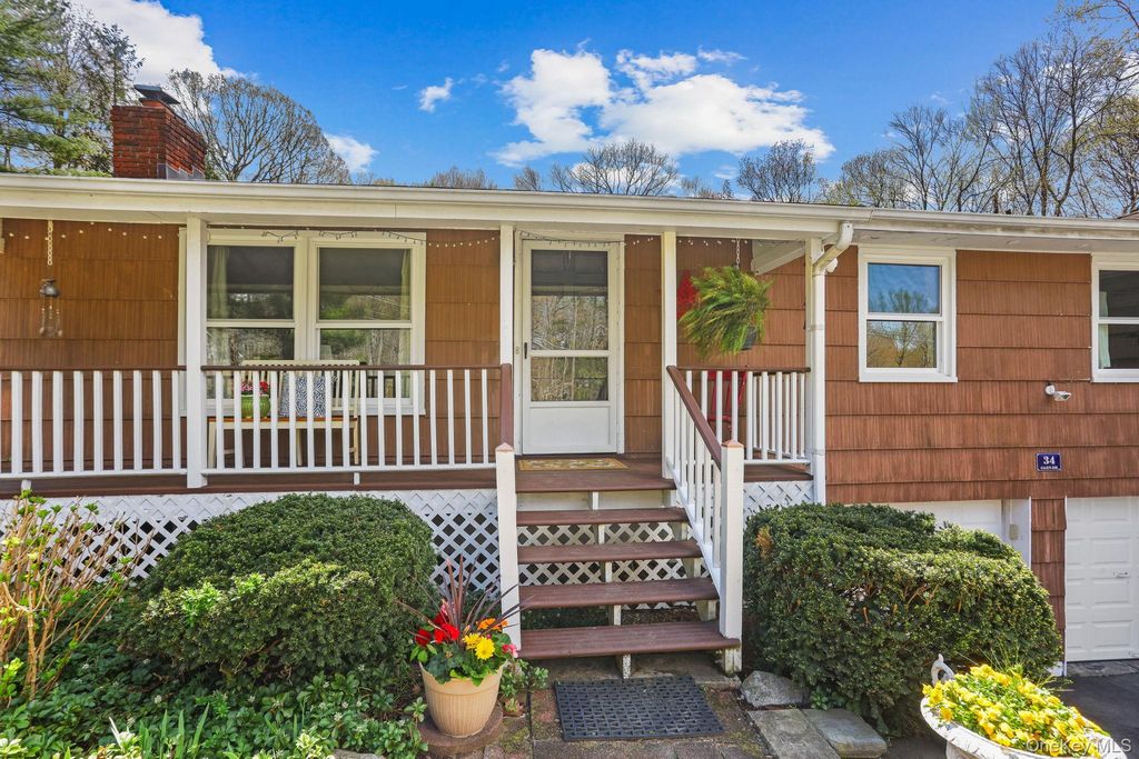 34 Glen Drive, South Salem, NY 10590