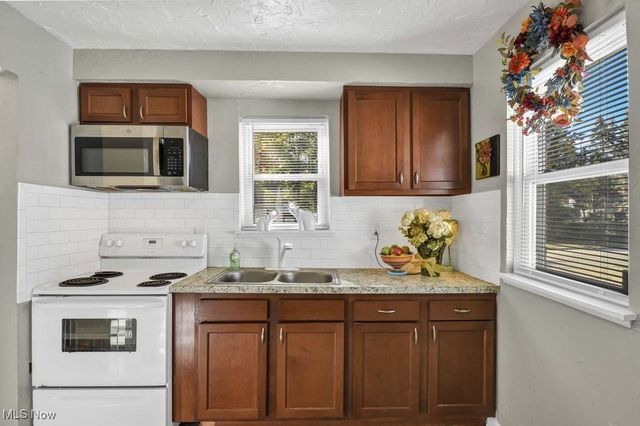 640 E 261st Street, Euclid, OH 44132