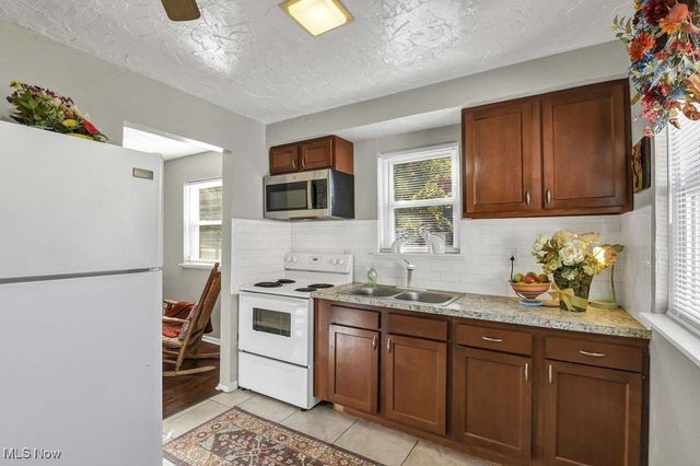 640 E 261st Street, Euclid, OH 44132