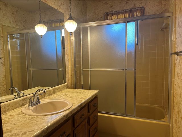 2607 W E Street, Russellville, AR 72801