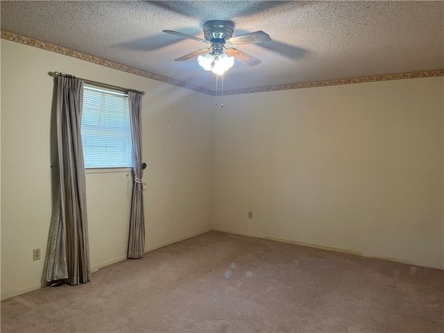 2607 W E Street, Russellville, AR 72801