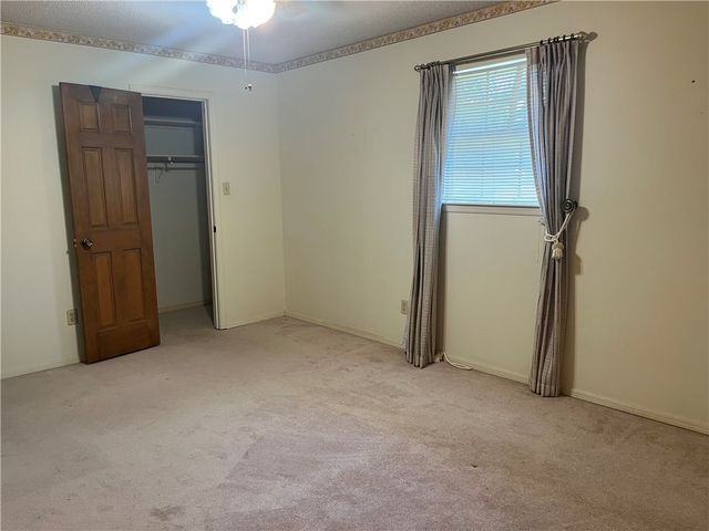 2607 W E Street, Russellville, AR 72801