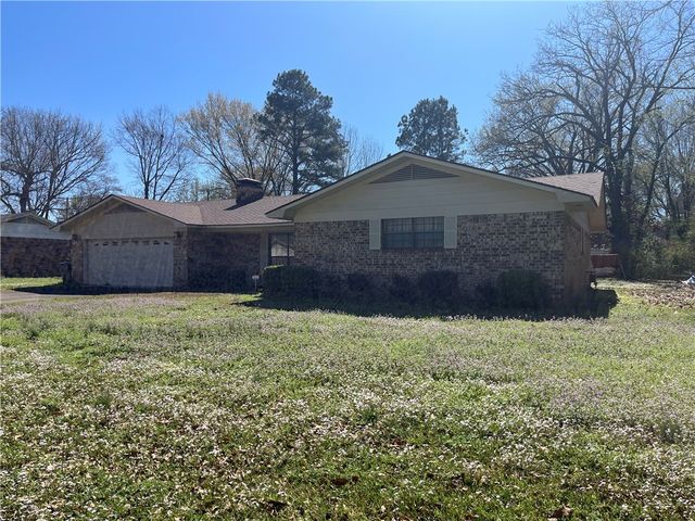 2607 W E Street, Russellville, AR 72801