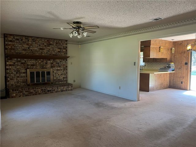 2607 W E Street, Russellville, AR 72801