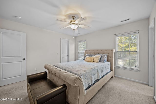 8593 Heirloom Drive NE, Leland, NC 28451