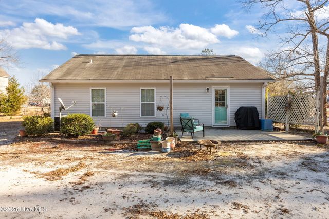 8593 Heirloom Drive NE, Leland, NC 28451