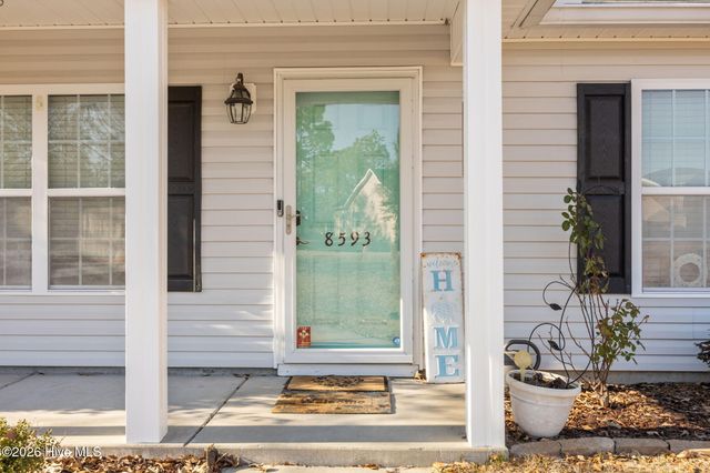 8593 Heirloom Drive NE, Leland, NC 28451