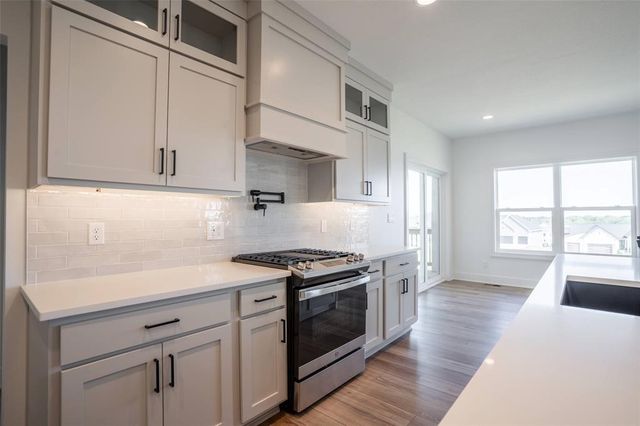 3963 Westgate Parkway, Clive, IA 50325