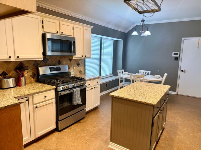 7206 Birchmont Drive, Rowlett, TX 75089