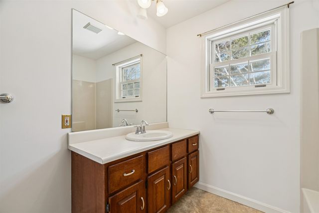 192 Cross Street, Hartford, VT 05001