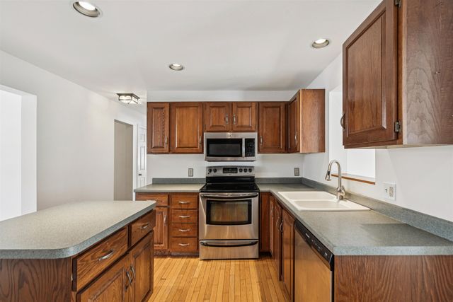 192 Cross Street, Hartford, VT 05001