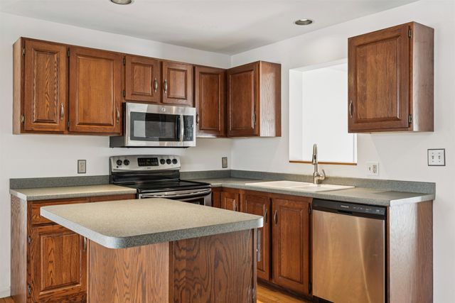 192 Cross Street, Hartford, VT 05001