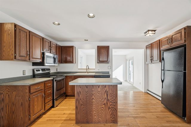 192 Cross Street, Hartford, VT 05001