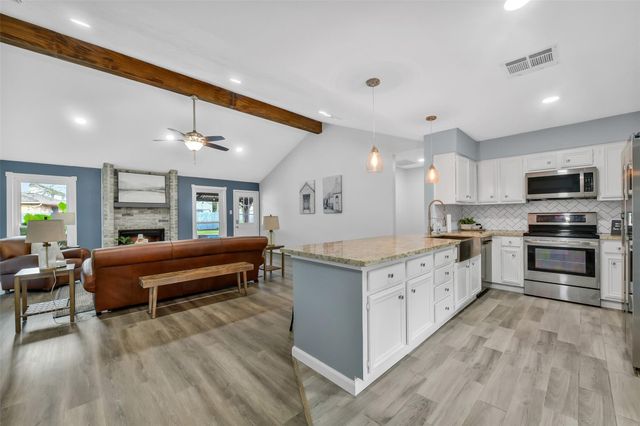 217 Old Oaks Street, League City, TX 77573