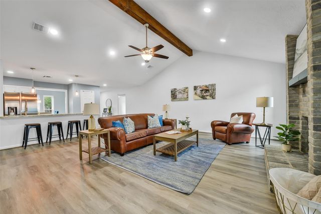 217 Old Oaks Street, League City, TX 77573