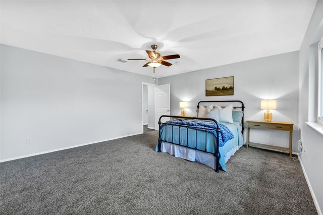 217 Old Oaks Street, League City, TX 77573