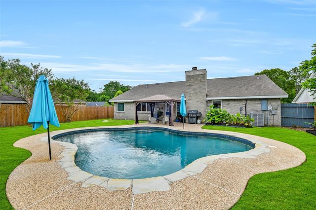 217 Old Oaks Street, League City, TX 77573