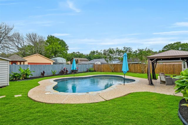 217 Old Oaks Street, League City, TX 77573