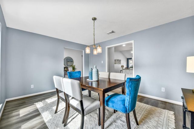 217 Old Oaks Street, League City, TX 77573