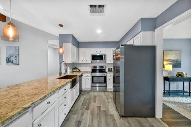 217 Old Oaks Street, League City, TX 77573