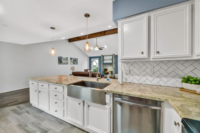 217 Old Oaks Street, League City, TX 77573