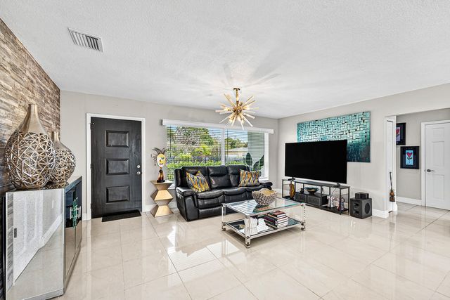 590 NW 126th Street, North Miami, FL 33168