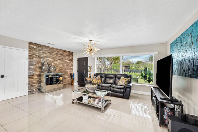 590 NW 126th Street, North Miami, FL 33168