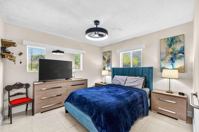 590 NW 126th Street, North Miami, FL 33168