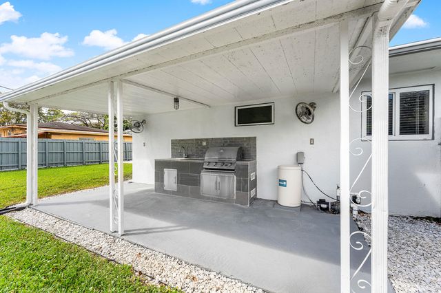 590 NW 126th Street, North Miami, FL 33168