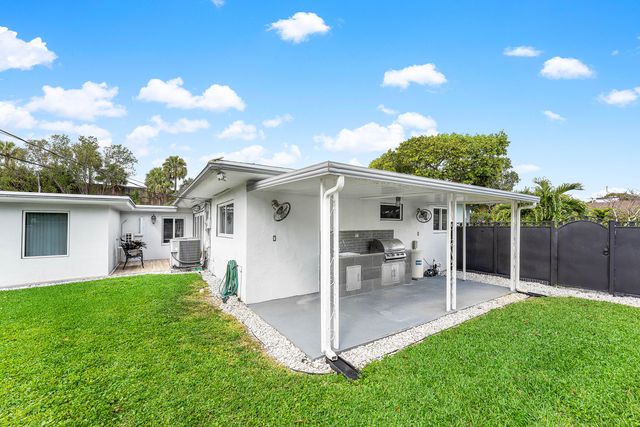 590 NW 126th Street, North Miami, FL 33168