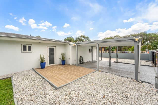 590 NW 126th Street, North Miami, FL 33168