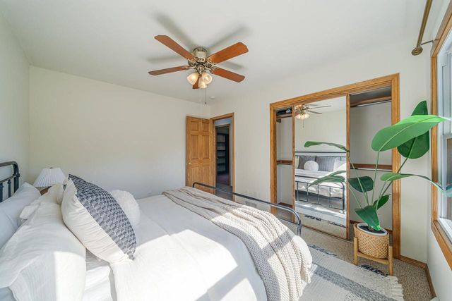1230 COUNTY RD II, Neenah, WI 54956