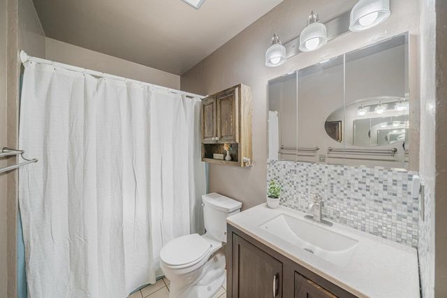 1230 COUNTY RD II, Neenah, WI 54956