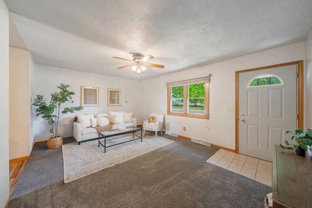 1230 COUNTY RD II, Neenah, WI 54956