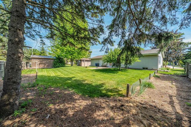 1230 COUNTY RD II, Neenah, WI 54956