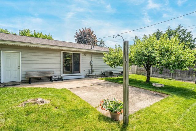 1230 COUNTY RD II, Neenah, WI 54956