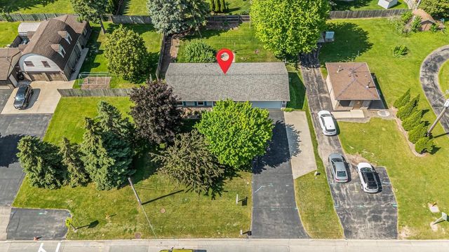 1230 COUNTY RD II, Neenah, WI 54956