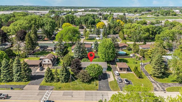 1230 COUNTY RD II, Neenah, WI 54956