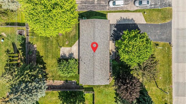 1230 COUNTY RD II, Neenah, WI 54956