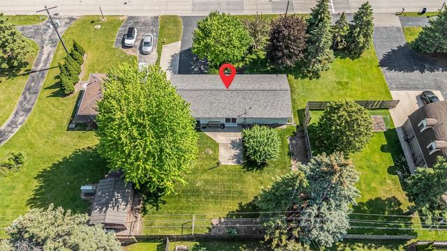 1230 COUNTY RD II, Neenah, WI 54956
