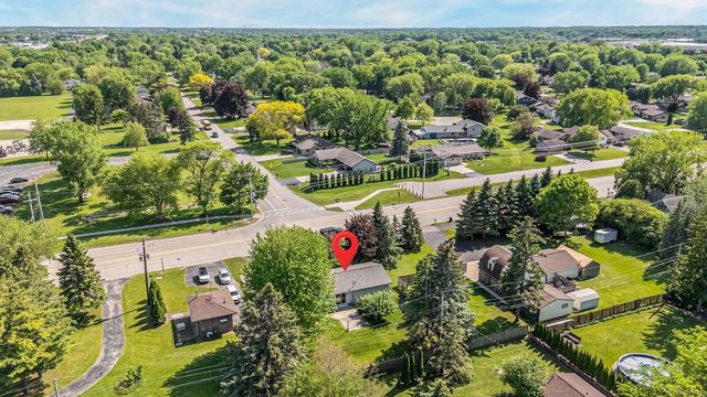 1230 COUNTY RD II, Neenah, WI 54956