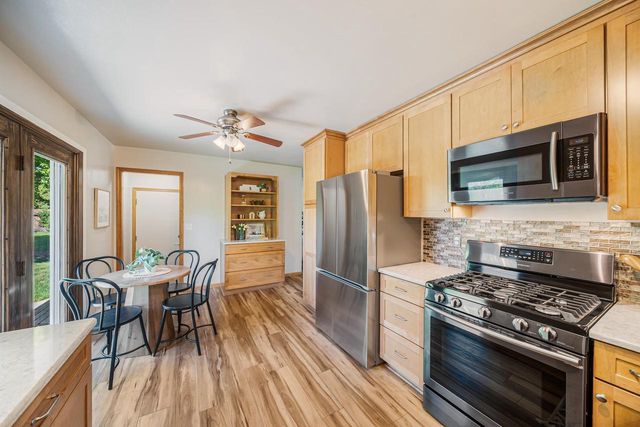 1230 COUNTY RD II, Neenah, WI 54956