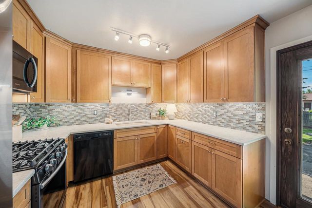 1230 COUNTY RD II, Neenah, WI 54956