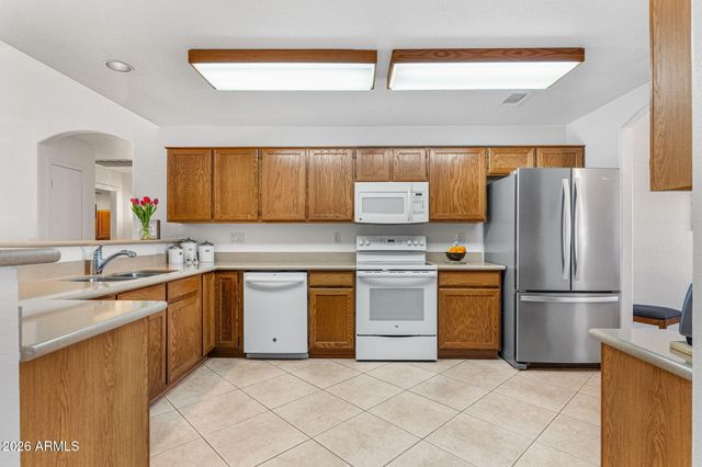 513 W SILVER CREEK Road, Gilbert, AZ 85233