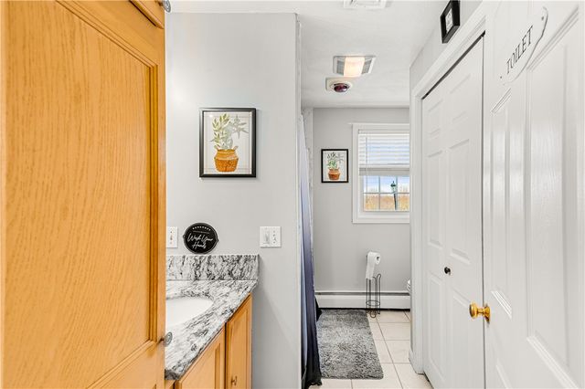 1 Saint Anna Avenue, Bristol, RI 02809