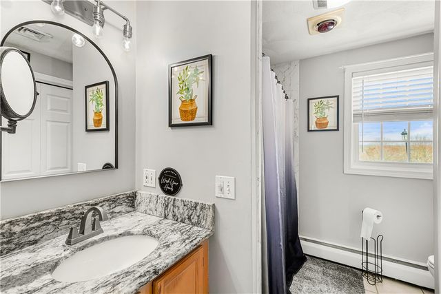 1 Saint Anna Avenue, Bristol, RI 02809